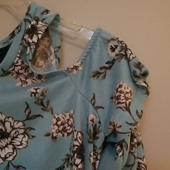 Kristen Nicole cold shoulder floral sweater sz L - Picture 2 of 4